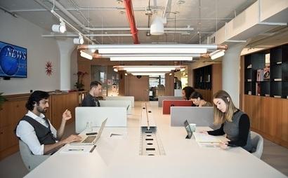 Hot desk with anything you need! BOOK NOW! Hot desk with anything you need! BOOK NOW!