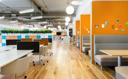 Hot desk with anything you need! BOOK NOW! Hot desk with anything you need! BOOK NOW!