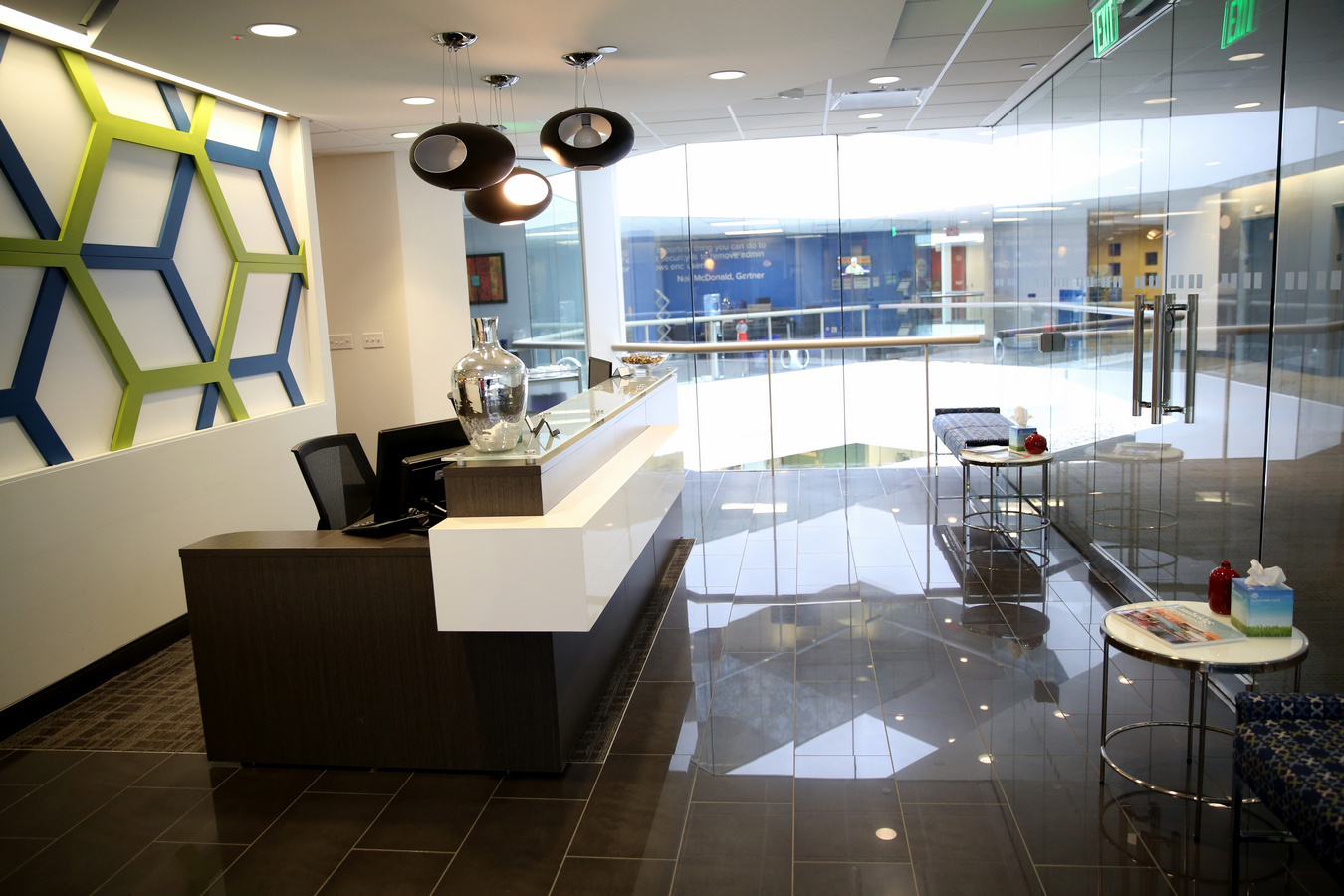 Click to discover this private office !!! 