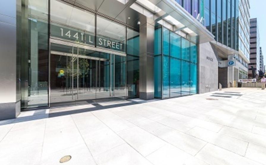 Hot desk with anything you need! BOOK NOW! Hot desk with anything you need! BOOK NOW!