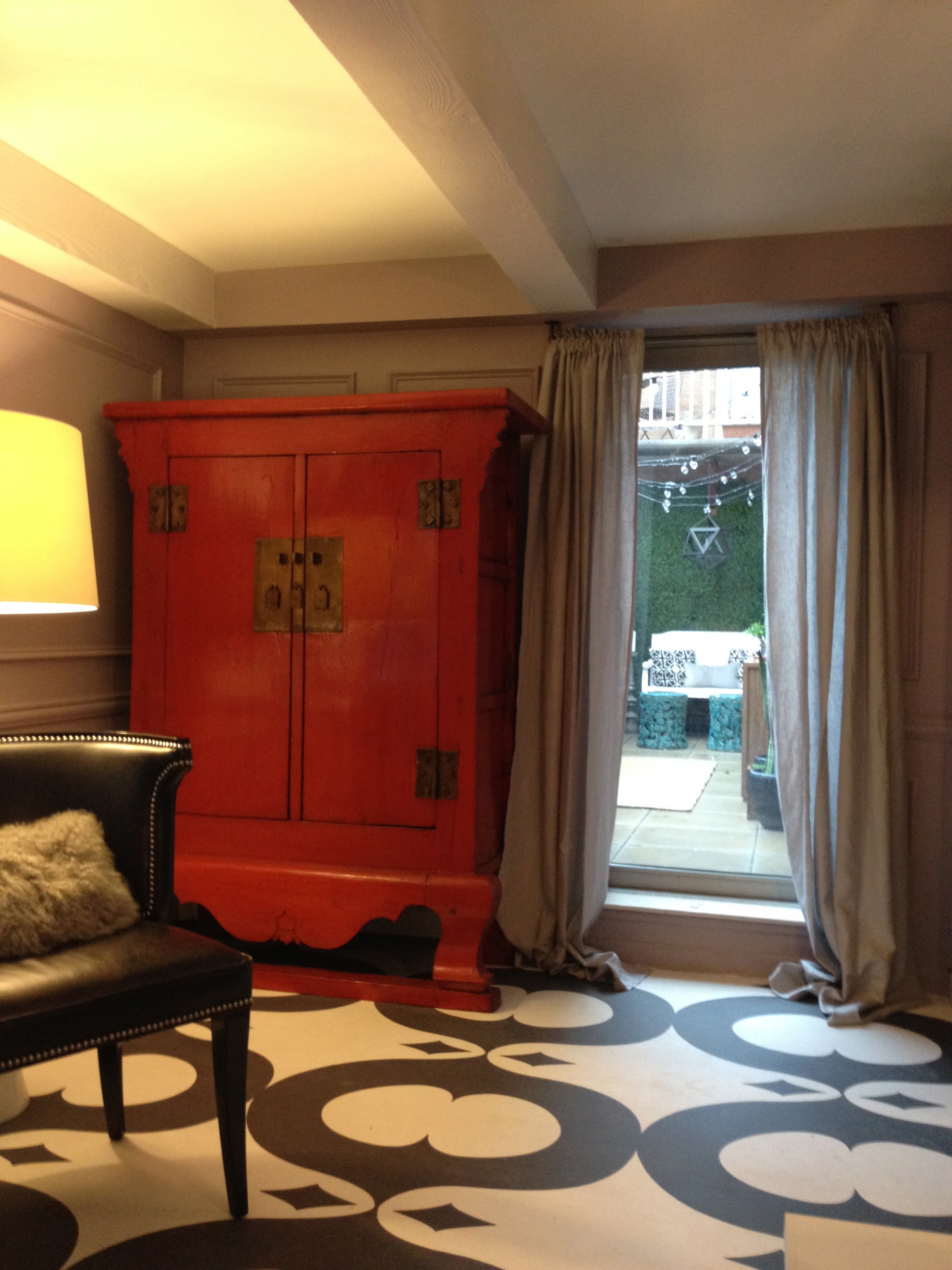 Meeting Lounge Seats Up to 6