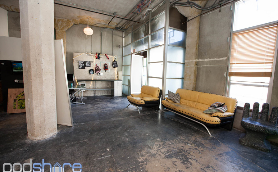 Hollywood/Vine Desks Hollywood/Vine Desks