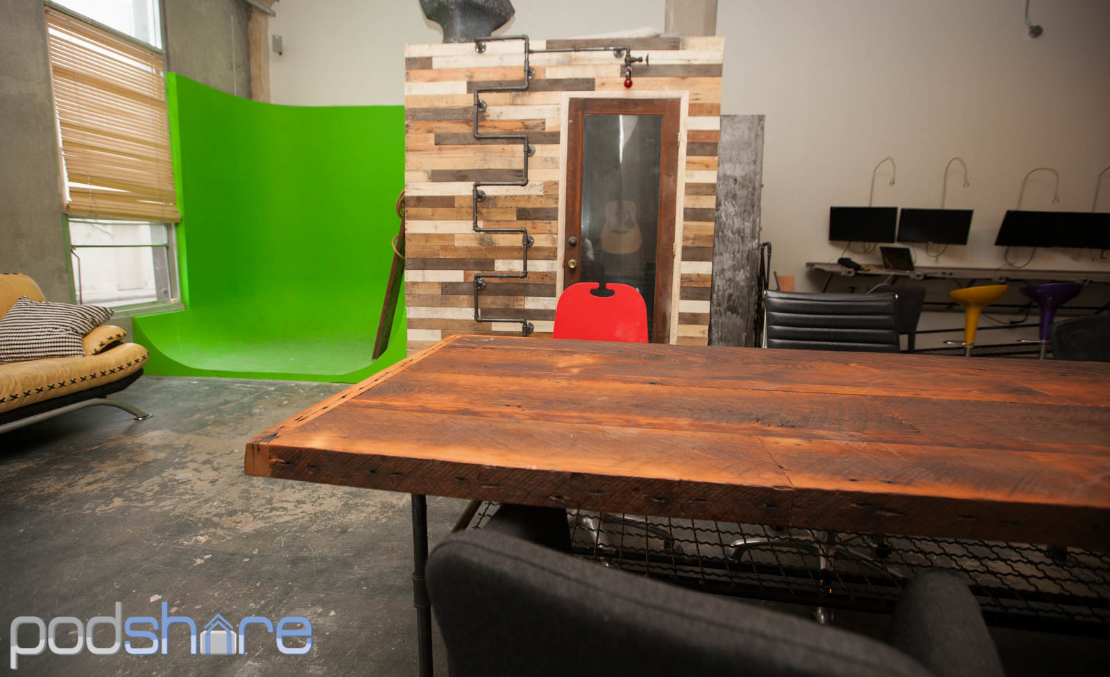 Hollywood/Vine Desks Hollywood/Vine Desks