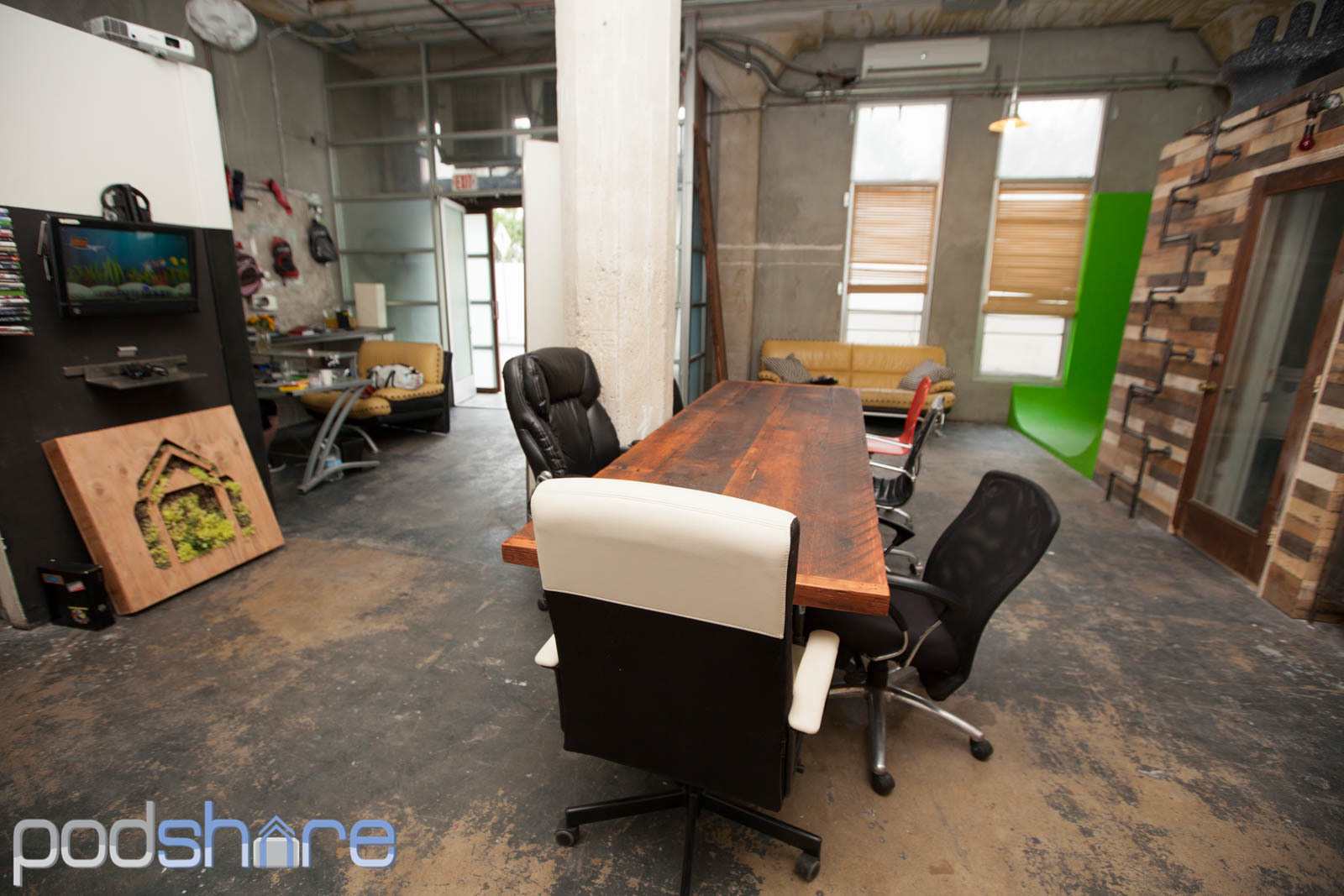 Hollywood/Vine Desks Hollywood/Vine Desks