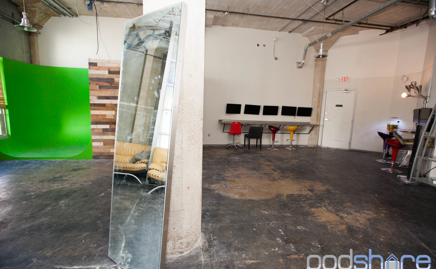Hollywood/Vine Desks Hollywood/Vine Desks