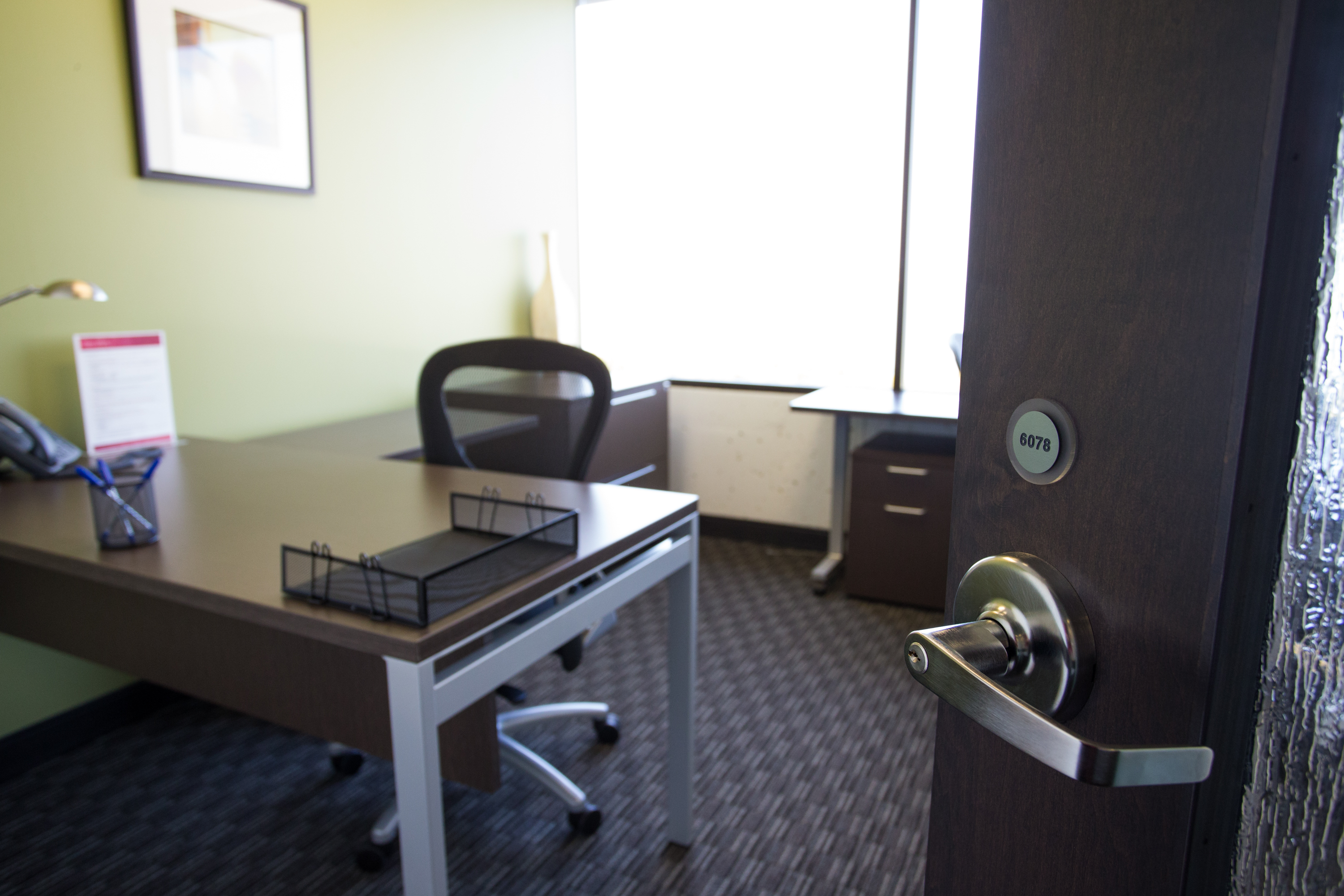 Click to discover this private office !!! 