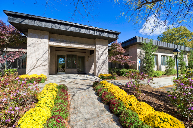 Click to discover this private office !!! 