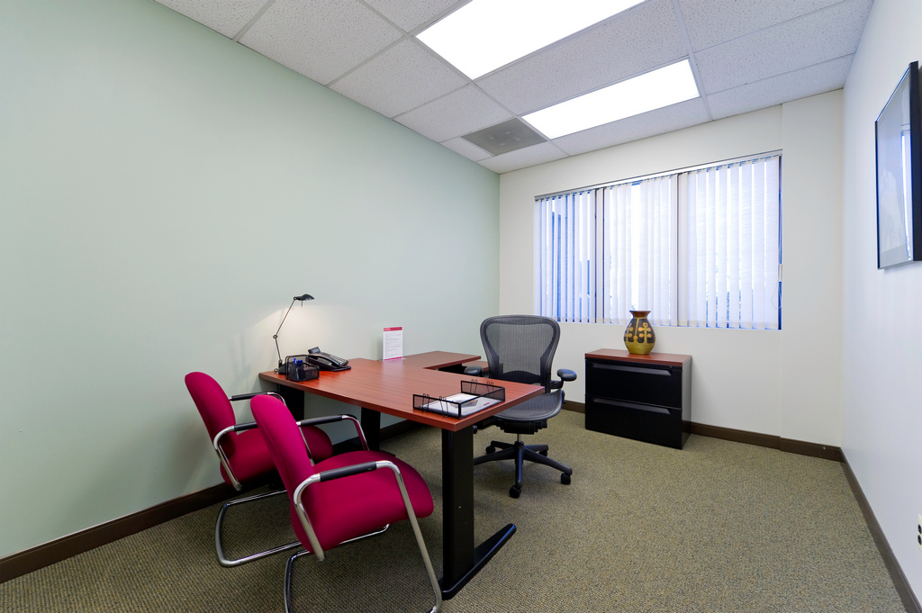 Click to discover this private office !!! 