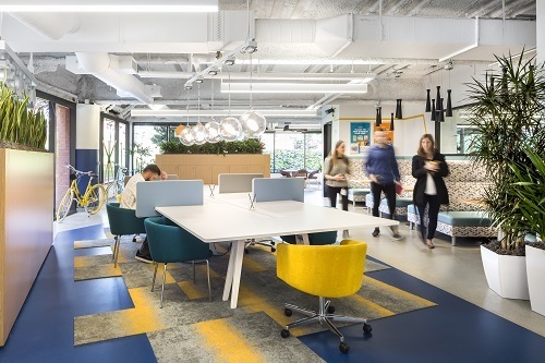 Hot desk with anything you need! BOOK NOW! Hot desk with anything you need! BOOK NOW!