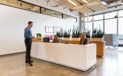 Hot desk with anything you need! BOOK NOW! Hot desk with anything you need! BOOK NOW!