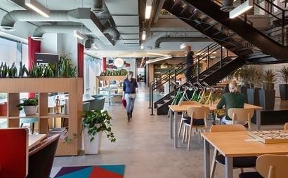 Hot desk with anything you need! BOOK NOW!