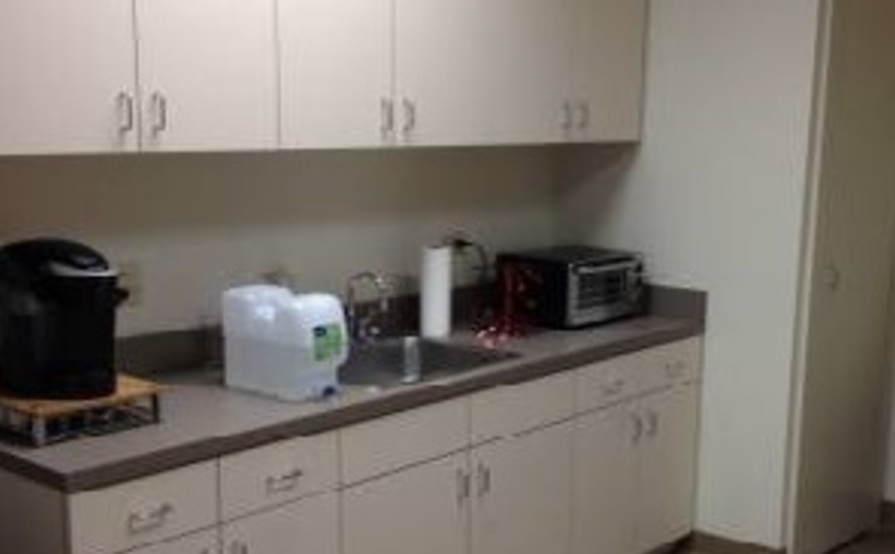 Your Own Private Desk in West LA! (10/405 Freeway) Your Own Private Desk in West LA! (10/405 Freeway)