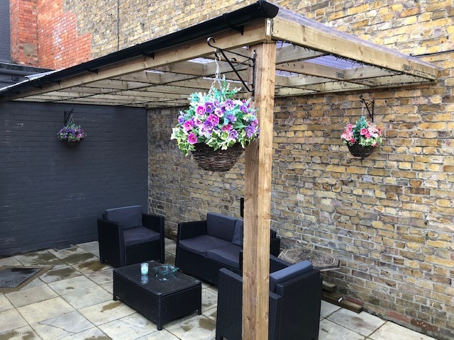 Desk to rent in Letting Agent, Wolverton MK12