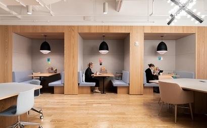 Hot desk with anything you need! BOOK NOW! Hot desk with anything you need! BOOK NOW!