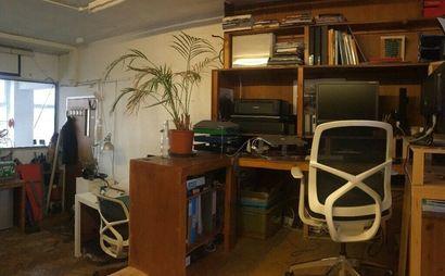 Hackney / Daslton Desk spaces (x3) on top floor studio with view and balcony - 3 desks available Hackney / Daslton Desk spaces (x3) on top floor studio with view and balcony - 3 desks available