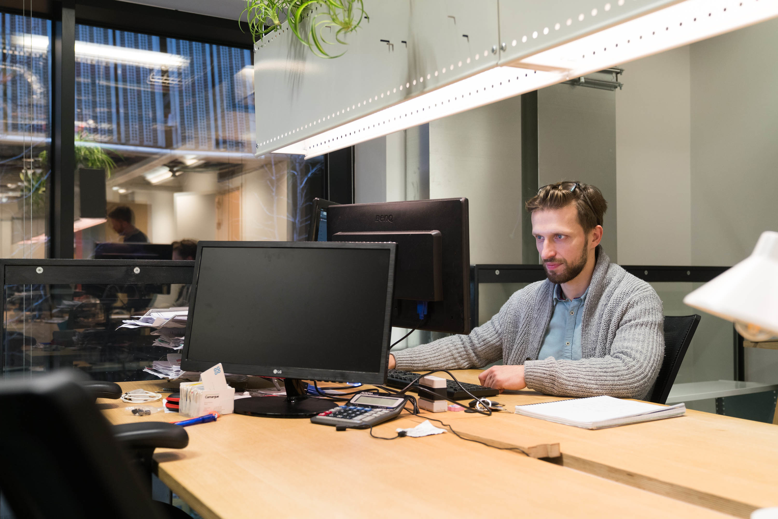 Fixed desk 1 day/week 