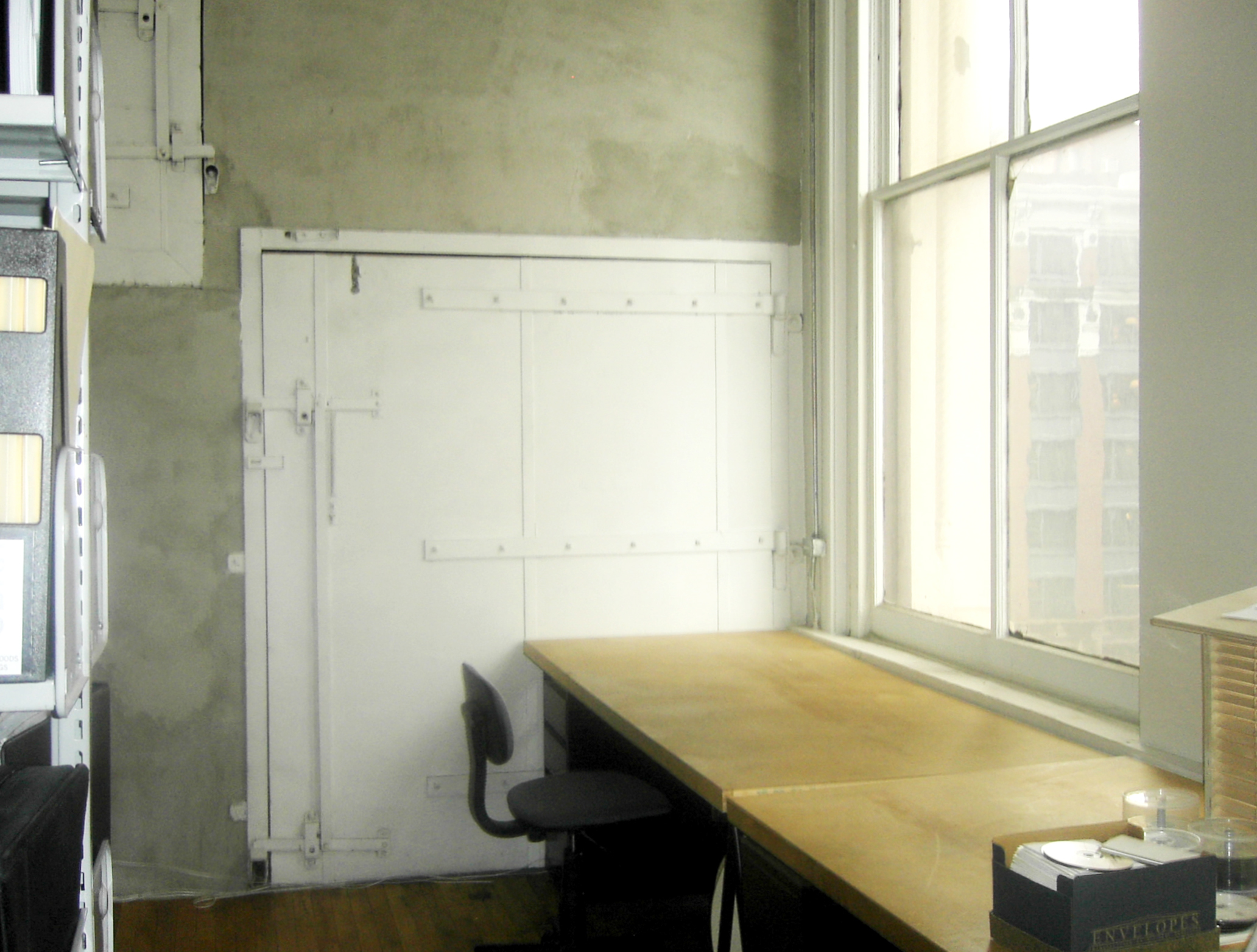 5 Desks in TriBeCa loft