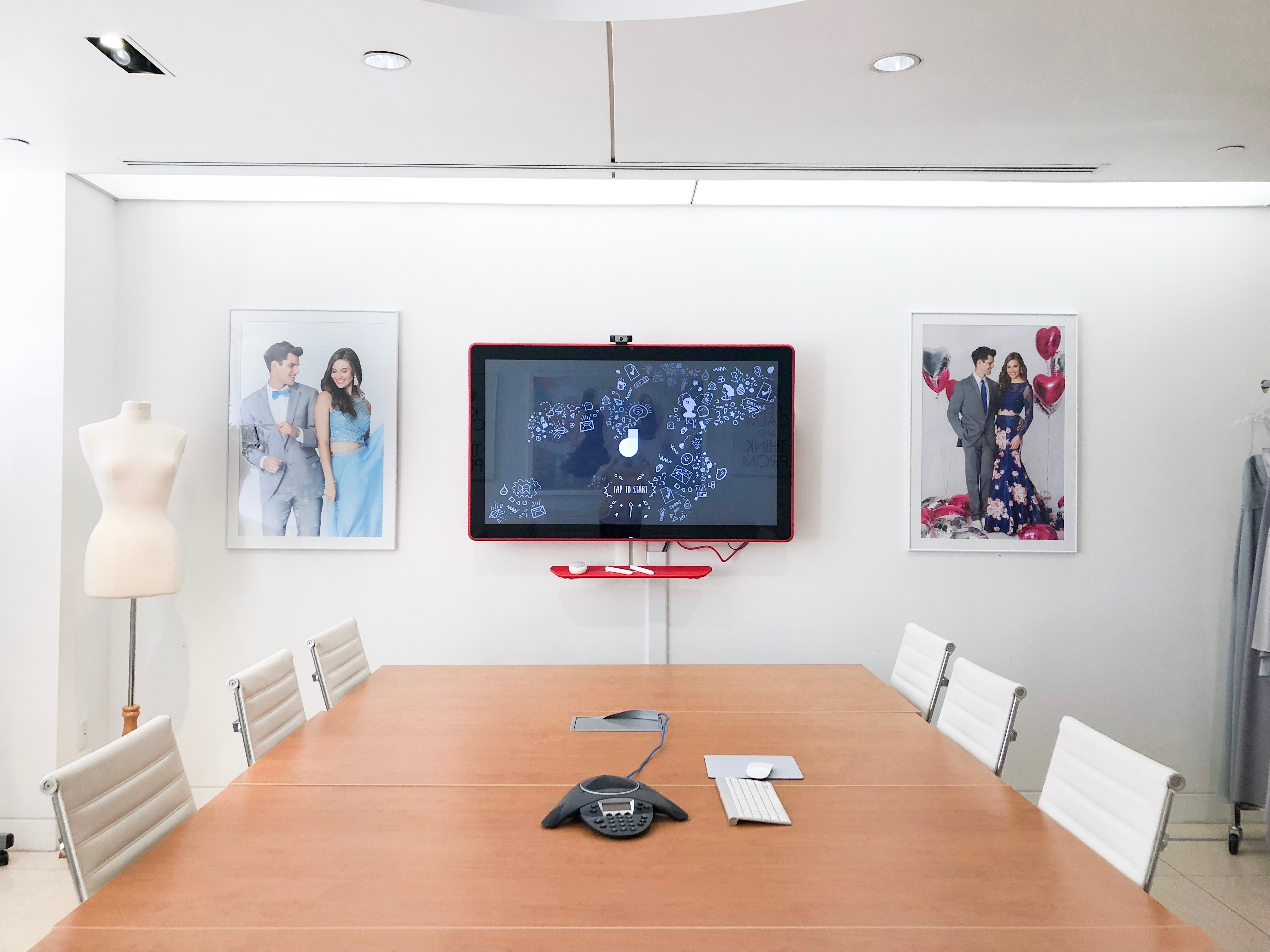 Contemporary, All-inclusive Office Suite Sublet Rental