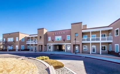 Coworking/hot desks Coworking/hot desks