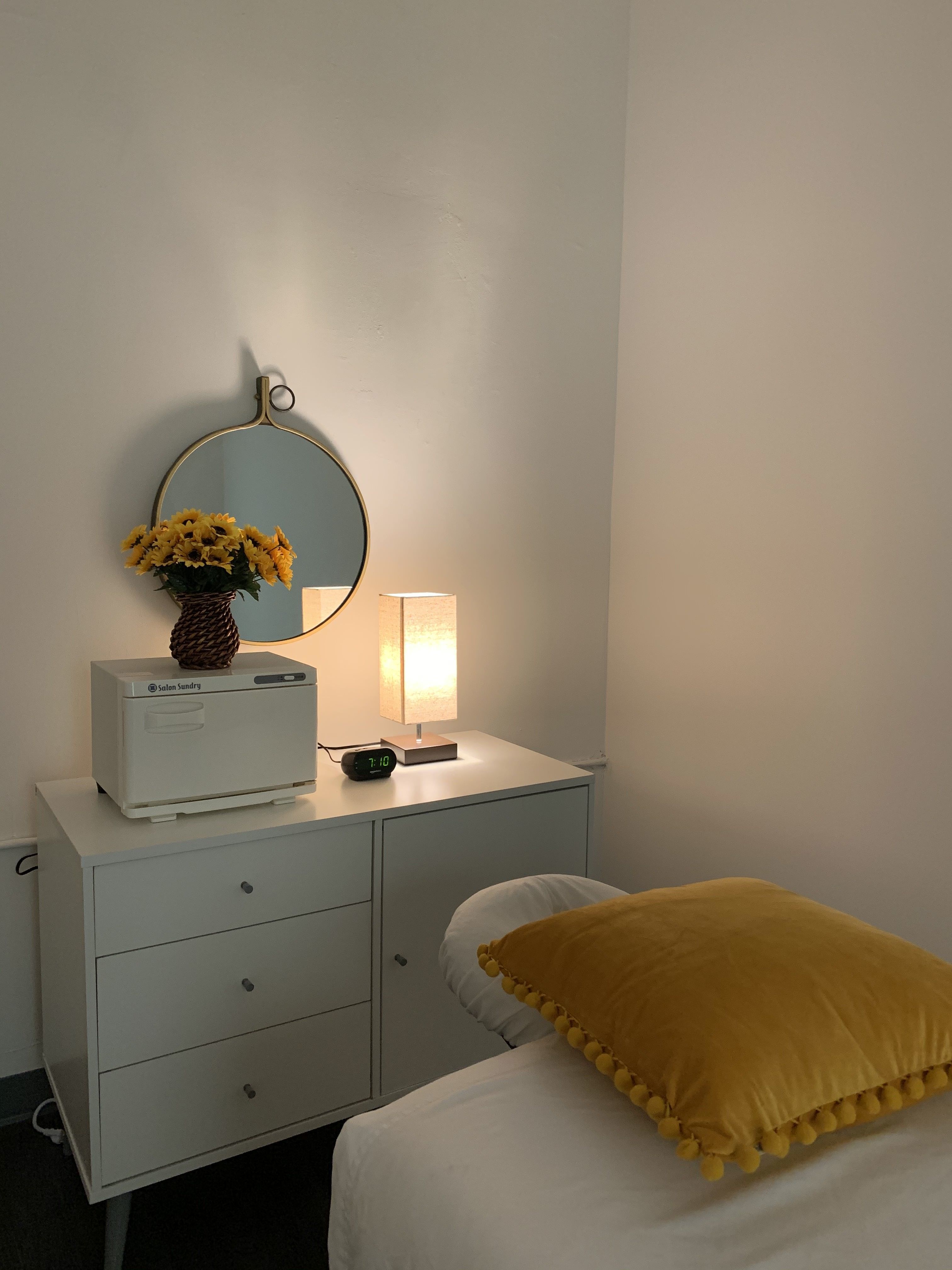 Ready to use treatment room |Acupuncturist & massage therapist Ready to use treatment room |Acupuncturist & massage therapist