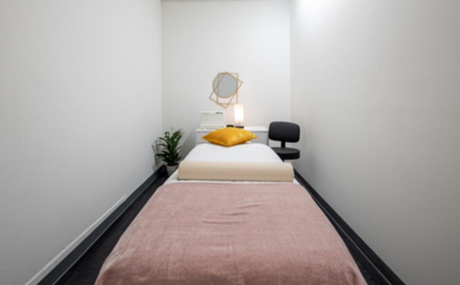 Ready to use treatment room |Acupuncturist & massage therapist Ready to use treatment room |Acupuncturist & massage therapist