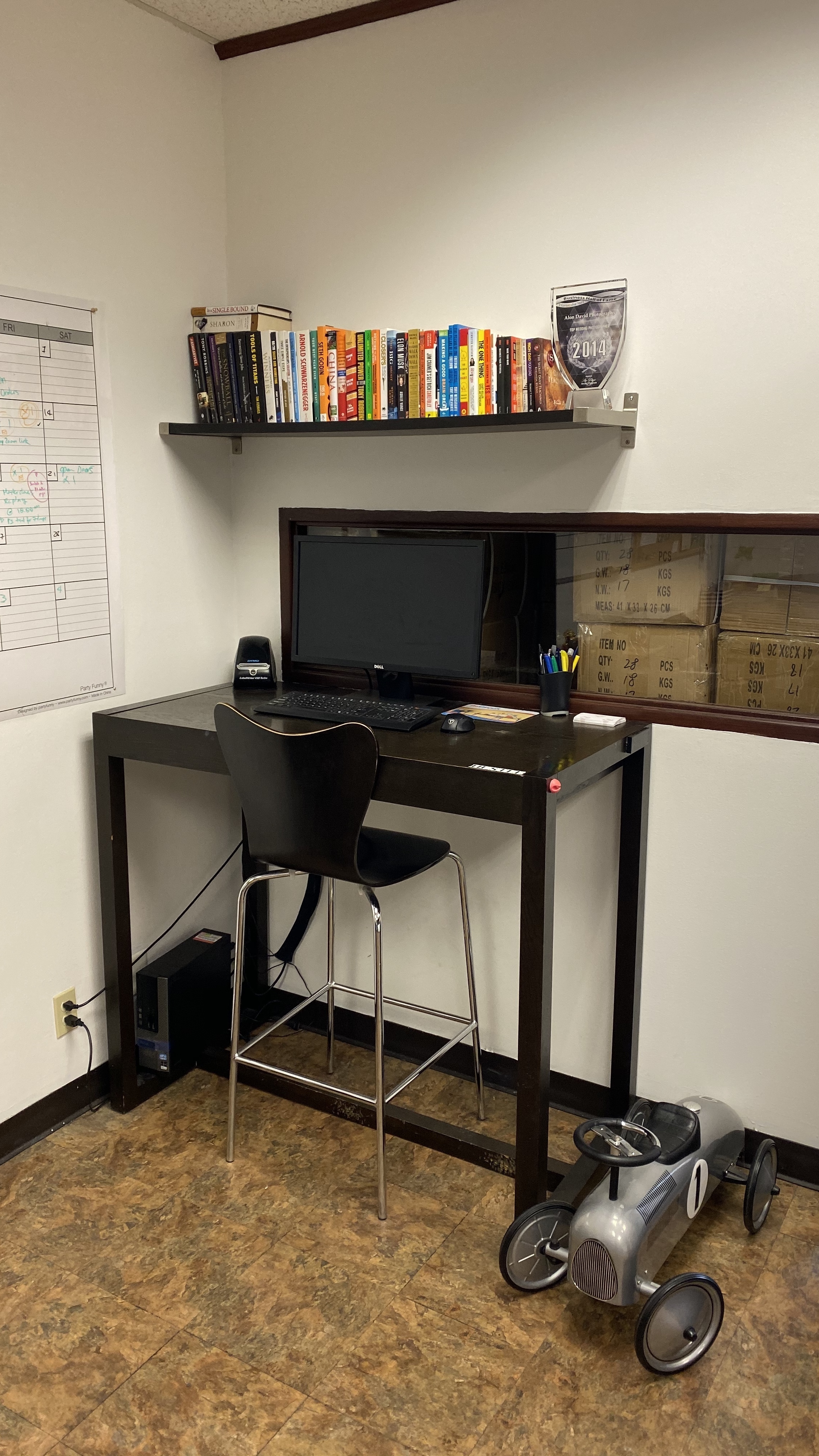 Desk for rent 
