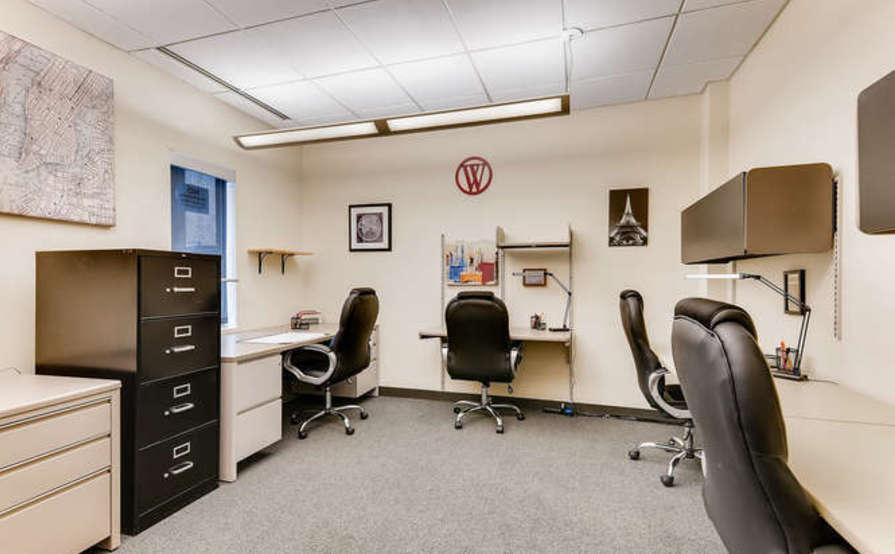 1st Floor Start-Up Team Suite