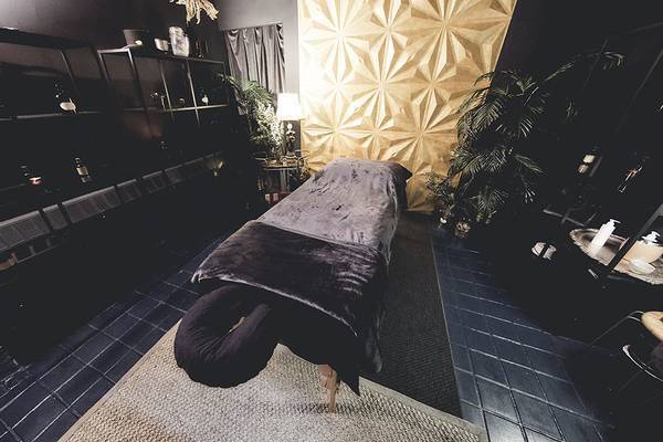 Stylish Spa Room For Rent 