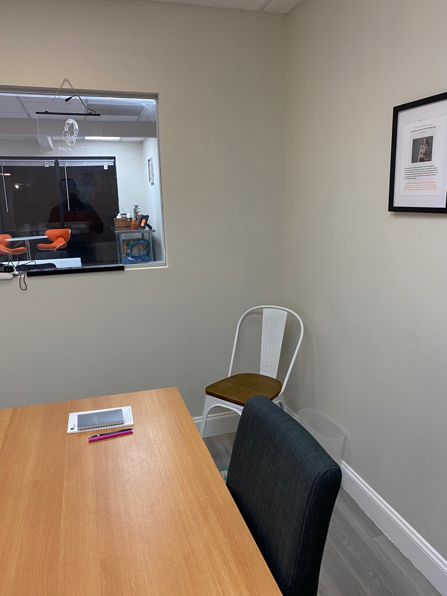 Tyra Banks Creation Studio / Janice Bryant Howroyd Client Meeting Room