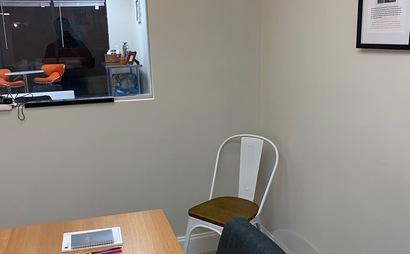 Tyra Banks Creation Studio / Janice Bryant Howroyd Client Meeting Room Tyra Banks Creation Studio / Janice Bryant Howroyd Client Meeting Room