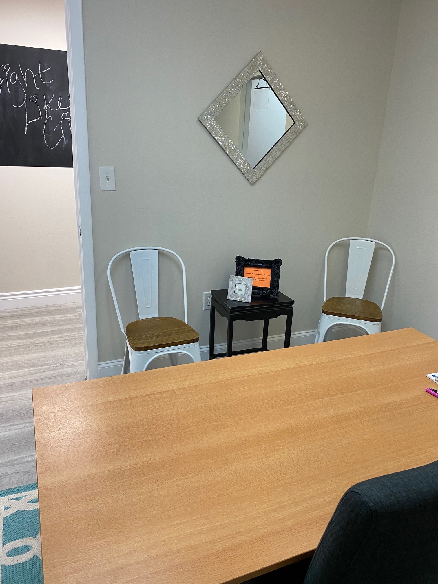 Tyra Banks Creation Studio / Janice Bryant Howroyd Client Meeting Room