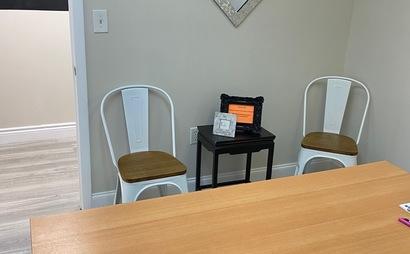 Tyra Banks Creation Studio / Janice Bryant Howroyd Client Meeting Room Tyra Banks Creation Studio / Janice Bryant Howroyd Client Meeting Room