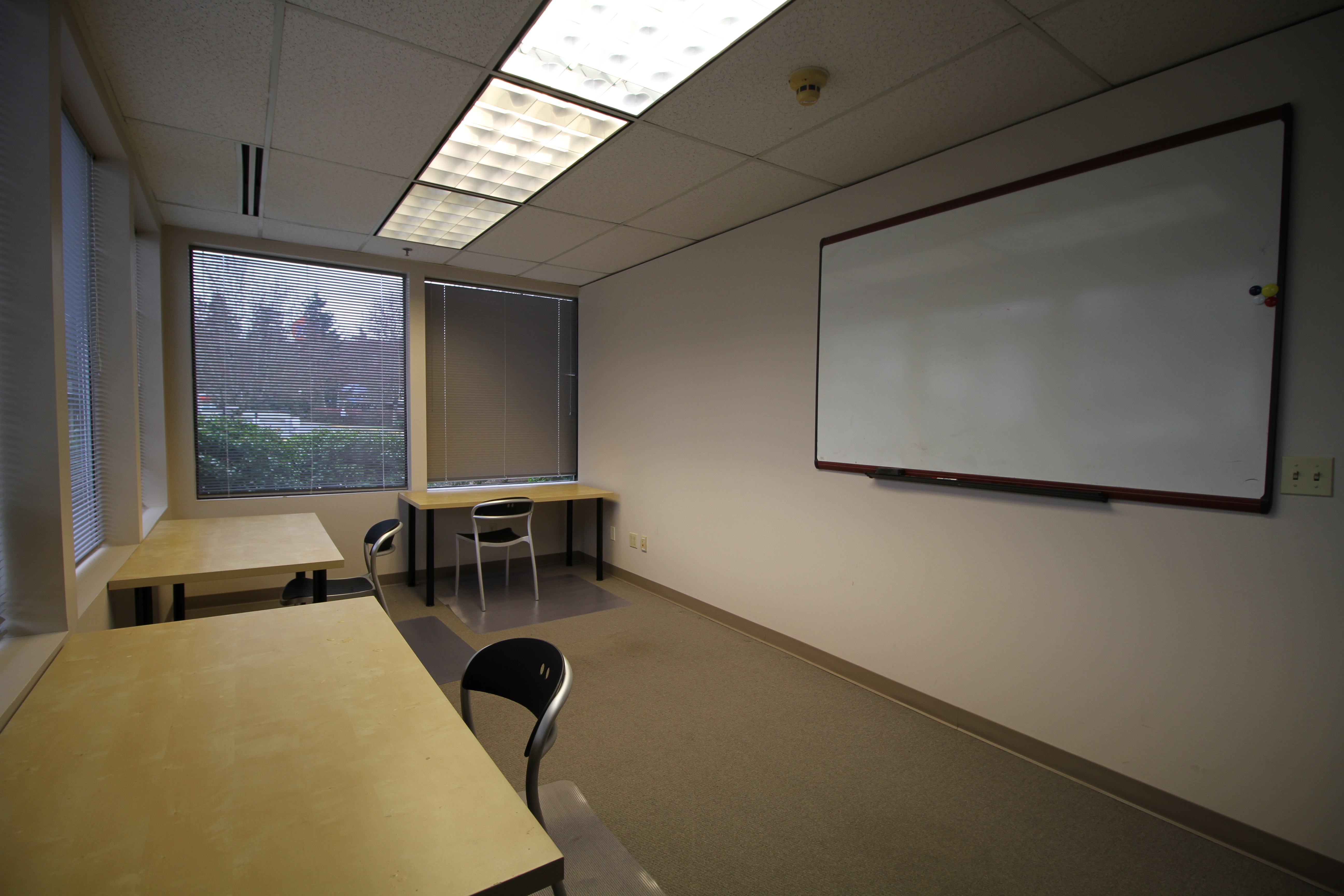 Hot Desk/Shared Office