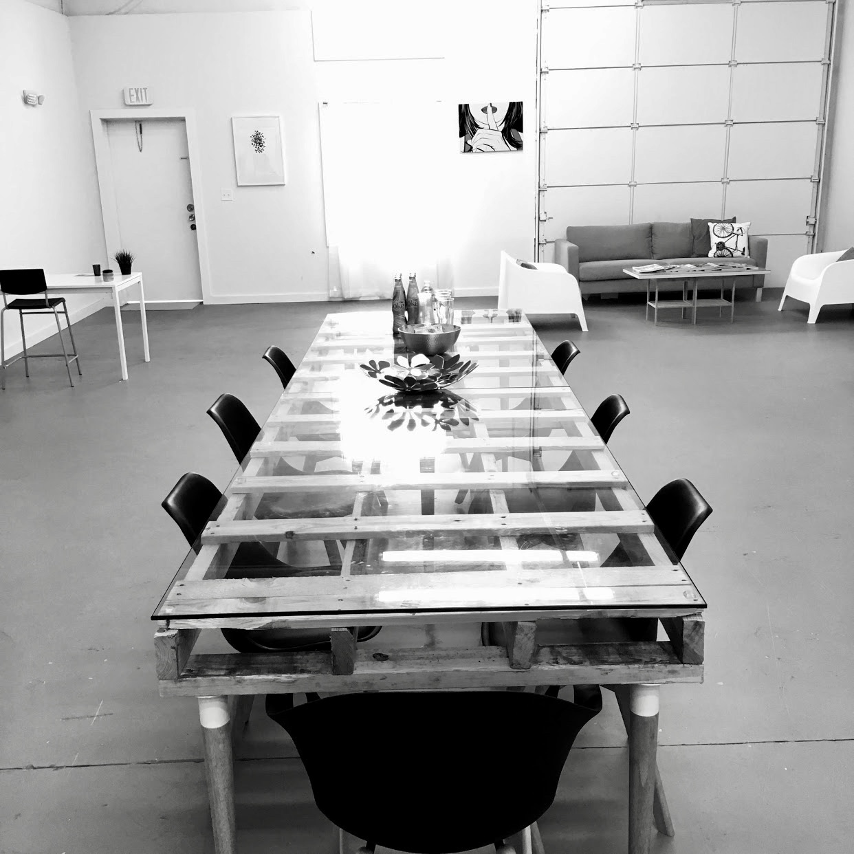 Creative work & meeting space. Creative work & meeting space.