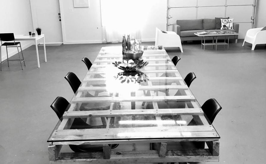 Creative work & meeting space. Creative work & meeting space.