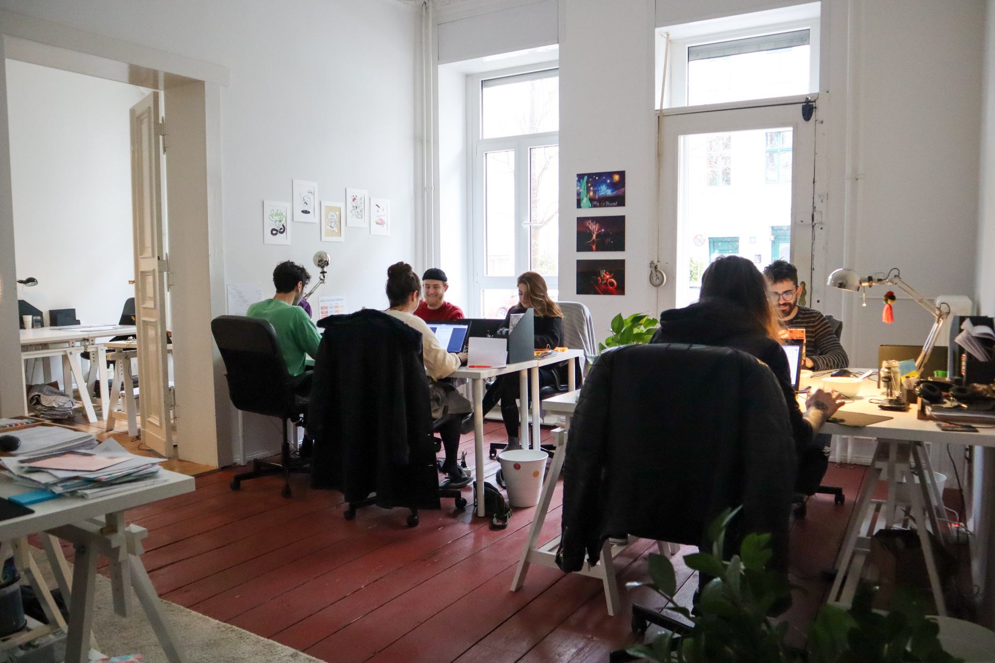 3 desks for freelancers/small team in the coolest area in Kreuzberg 3 desks for freelancers/small team in the coolest area in Kreuzberg
