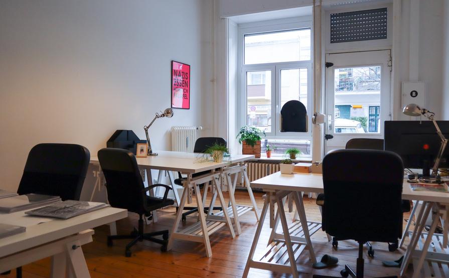 3 desks for freelancers/small team in the coolest area in Kreuzberg