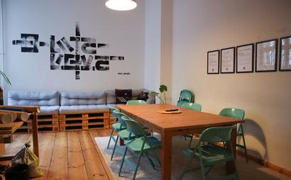 3 desks for freelancers/small team in the coolest area in Kreuzberg 3 desks for freelancers/small team in the coolest area in Kreuzberg