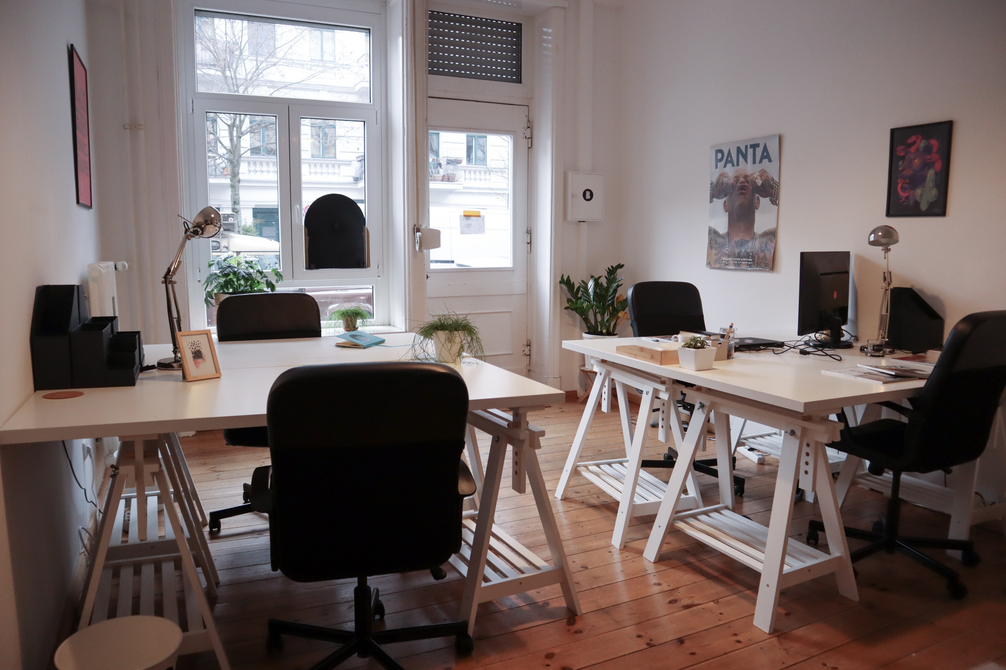 3 desks for freelancers/small team in the coolest area in Kreuzberg 3 desks for freelancers/small team in the coolest area in Kreuzberg