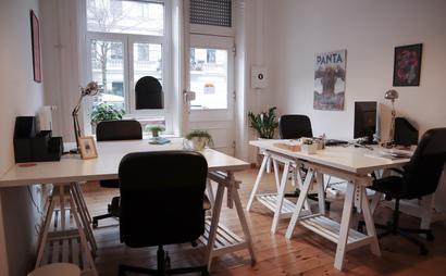 3 desks for freelancers/small team in the coolest area in Kreuzberg 3 desks for freelancers/small team in the coolest area in Kreuzberg