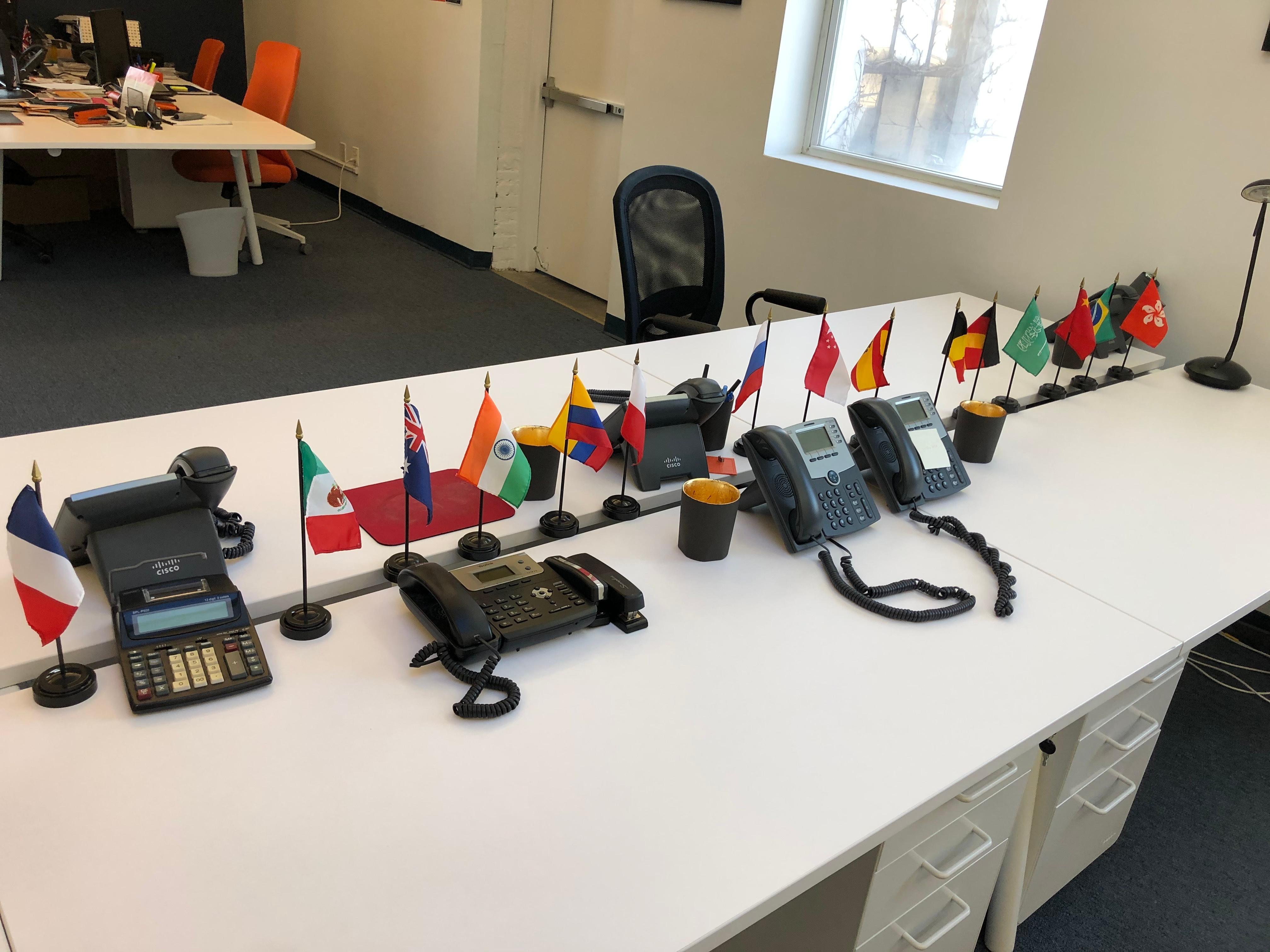 Dedicated Desk | Desks Near Me Dedicated Desk | Des