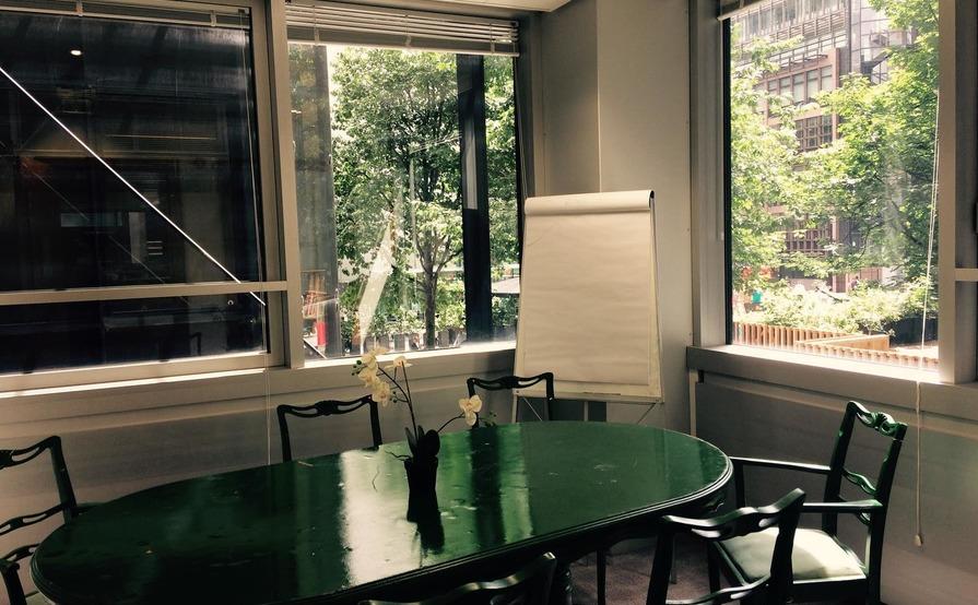 1-4 Person Office space in central london. £100 per desk p/m