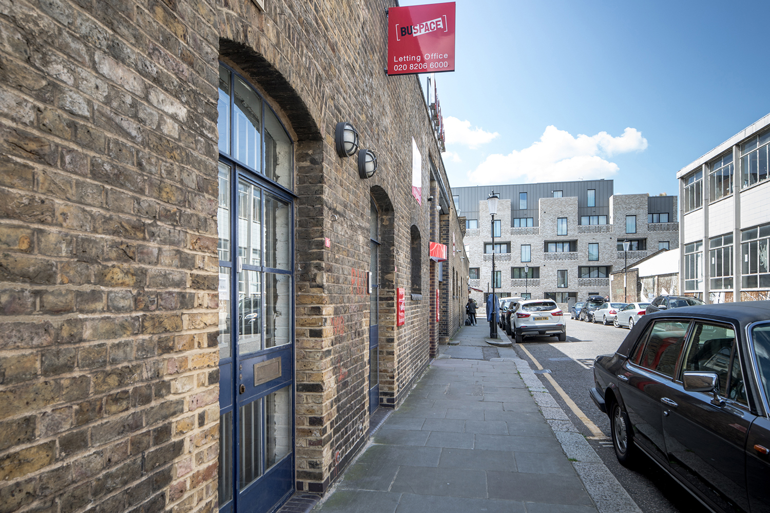 Desk in Studio Space - W10