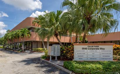 HOT DESKING HOT DESKING