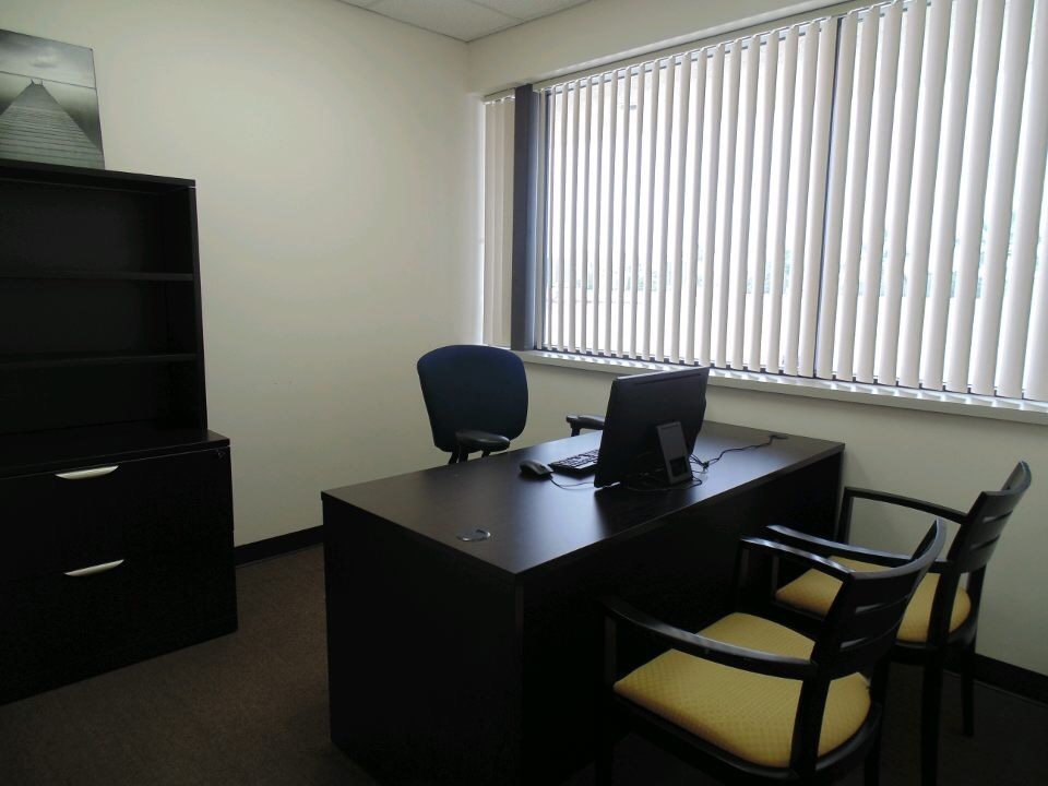 PRIVATE OFFICE SPACE