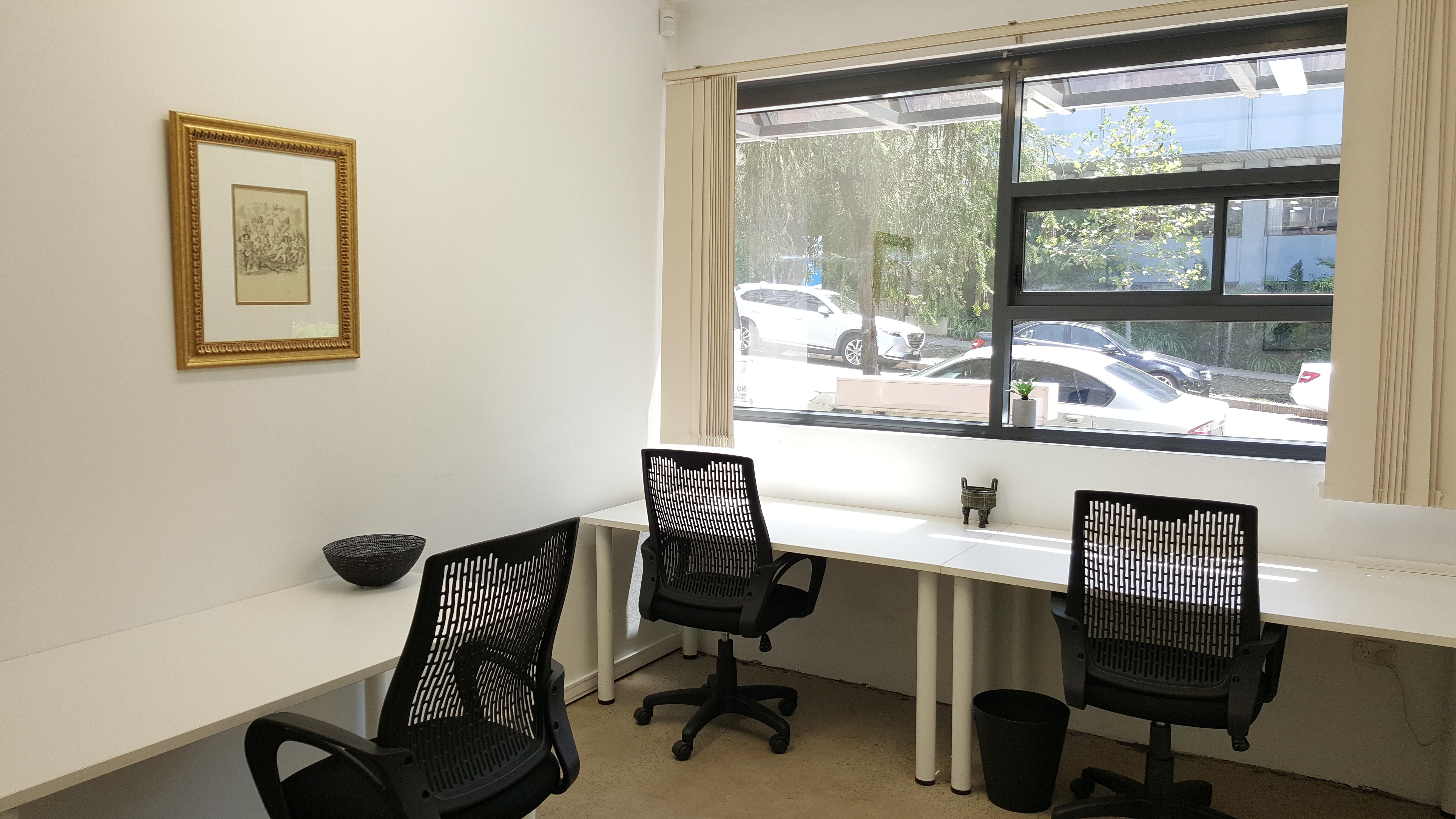 Private Office for 5 people.  Price is negotiable. Private Office for 5 people.  Price is negotiable.