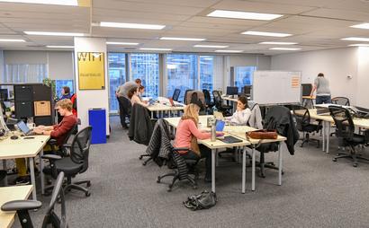 Hot Desk with Devhub  Hot Desk with Devhub