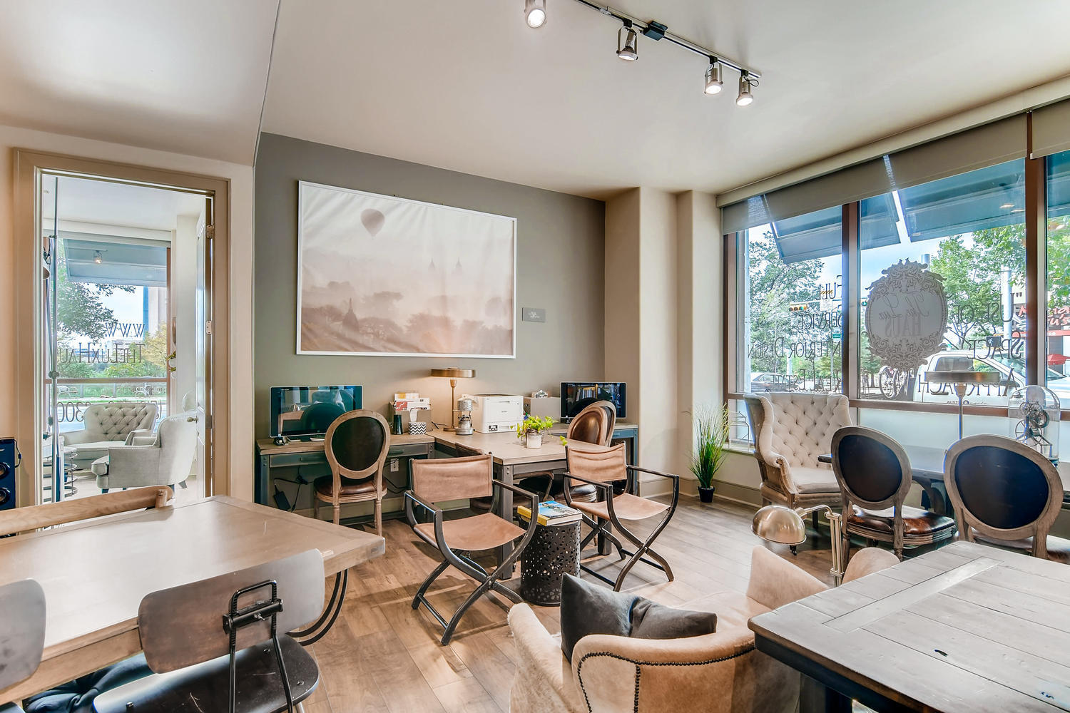 Rent a Desk in the Heart of Austin! Rent a Desk in the Heart of Austin!