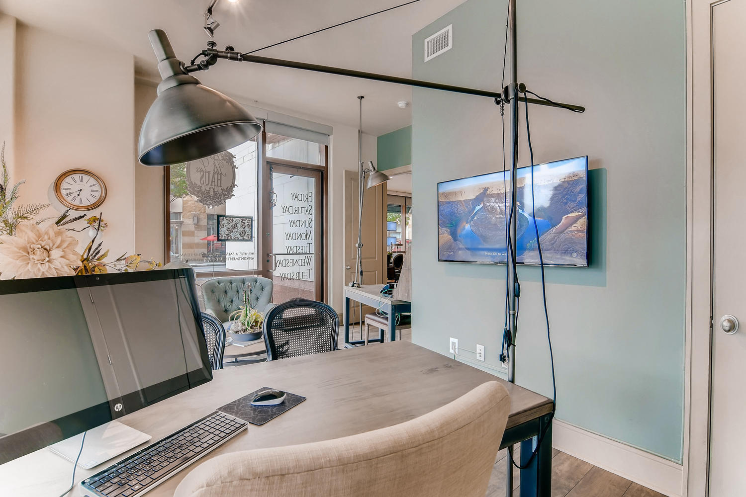 Rent a Desk in the Heart of Austin! Rent a Desk in the Heart of Austin!