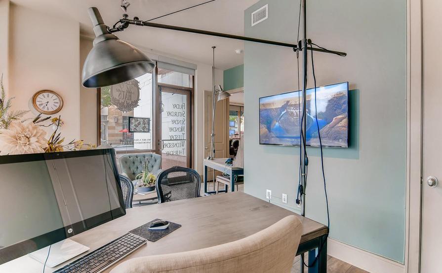 Rent a Desk in the Heart of Austin! Rent a Desk in the Heart of Austin!